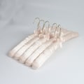 Pikkukuva 1 / 5: Pehmustetut värilliset satiiniset henkarit, erittäin kestävät, 38 cm, 10 kpl