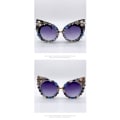 Miniatyrbilde 2 av 4: Oversized Diamond Solbriller Kvinner Rhinestone Cat Eye Solbriller