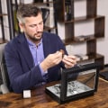 Miniatyrbillede 2 af 4: Urboks til 10 ure, urkasse med glaslåg, med aftagelig urholder, fløjlsfor, metalspænde, sort overflade