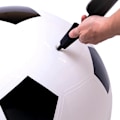 Miniatyrbillede 5 af 5: Kæmpe oppustelig fodboldstrandbold
