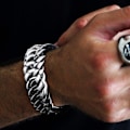 Miniatyrbillede 2 af 5: Trendy for- og bagside titanium stål armbånd Dominerende herre bred version støbt armbånd