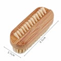 Miniatyrbild 4 av 5: Dubbelsidig nagelborste i bambu med snedställda rader av svinborst