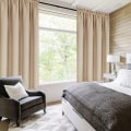 Miniatyrbilde 2 av 4: Soveværelse beige blackout gardinstang lommeisolering energibesparende
