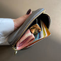 Miniatyrbillede 3 af 5: Læder hånd lynlås lille pung kvinders første lag kohide enkel opbevaring nøgle kæde mønt mini mønt pung, grøn