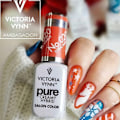 Pikkukuva 3 / 3: Victoria Vynn - Pure Creamy - 020 Coral Parrot - Gellack Red