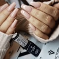 Miniatyrbild 2 av 4: Victoria Vynn - Gel Polish - 018 Cashmere Beige - Gellack Brun