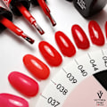 Miniatyrbillede 3 af 3: Victoria Vynn - Gel Polish - 044 Shimmering Red - Gellack Red