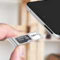 Pikkukuva 4 / 5: Samsung Galaxy A52s simkortshållare - Vit White
