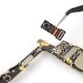 Miniatyrbillede 2 af 2: Google Pixel 5A Framkamera