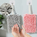 Miniatyrbillede 3 af 5: Hængende Håndklæde, Blødt og Plysset Mikrofiber Håndklæde, Super Absorberende Hurtigtørrende Håndklæder med Hængende Løkke til Køkken og Badeværelse (2 Stk.)