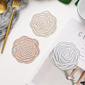 Miniatyrbilde 7 av 8: Rose blomster brikke isolasjonspute lett luksus varm stempling coaster myk dekorativ bordmatte fest tallerkenmatte Placemat 38cm Silver 2pcs