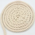 Pikkukuva 1 / 5: 100 % puuvillaa, kierretty pehmeä köysi makrameehen, neulomiseen, seinävaatteisiin, askarteluun - 10 m x 10 mm