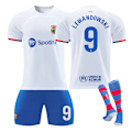 Miniatyrbilde 1 av 2: 23-24 Barcelona bortedrakt hvit nr. 9 Lewandowski drakt nr. 8 Pedri 21 De Jong 6 Garvey fotballdrakt NR. 9 LEWANDOWSKI NO.9 LEWANDOWSKI XL