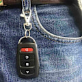Pikkukuva 5 / 5: Yleiskaukosäädin sähköiselle autotallin ovenavaajalle, 433 MHz