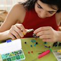 Miniatyrbilde 7 av 7: Fargerike Miniperler til Armbånd - DIY Makron Charmssett White