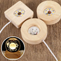 Miniatyrbilde 2 av 7: Trestøttet LED-lysdisplaybase i tre, krystallglass, harpikskunst, ornament Warm light