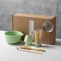 Keramisk teservis, inklusive matcha-skål, matcha-visphållare och matcha-visp, 5-delars set green