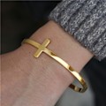 Miniatyrbilde 2 av 4: IC Cross Cuff Armbånd, Rustfritt stål åpent