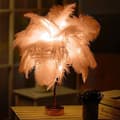 Bordslampa med strutsfjäder, nattlampa i smidesjärn, LED-koppartråd