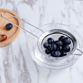 Miniatyrbild 5 av 7: Silningsverktyg, hållbart och gradfritt nät säkerställer smidig silning av ingredienser, sil i rostfritt stål erbjuder
