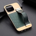Miniatyrbild 1 av 5: iPhone 13 Pro skal veganskt läder med band för bra grepp guld Red one size