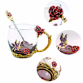 Miniatyrbild 4 av 7: Fjärilsdesign Tekopp med Matchande Sked, Elegant Borosilikatglas Kaffemugg för Perfekt Gåva, Röd Ros Blomma Handgjord Emalj Dryckesbehållare