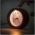 Miniatyrbild 2 av 5: Handgjord rund träväckarklocka Rund digital väckarklocka Tyst sängbord Bokträ väckarklocka med nattlampa Batteridriven analog väckarklocka