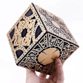 Miniatyrbild 2 av 5: 1:1 Hellraiser Cube Puzzle Box Rörlig Lament Terror Film Serie Pussel Box Cube Fullt funktionell Pinhead Prop Model Figur Leksak