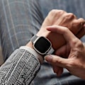 Miniatyrbillede 4 af 5: Magnetiske bånd, der er kompatible med Fitbit Versa 3 og Sense Smartwatch - Multi Color Space Gray Large