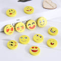 Pikkukuva 4 / 4: 36 kappaletta pyyhekumia, uutuus Emoji Eraser hymiöllä Smiley Face Kids Festival
