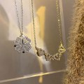 Pikkukuva 5 / 5: Neliapila-kaulakoru Magneettinen Taittuva Sydämenmuotoinen Solisluun ketju Avattava Choker-koru Riippuva riipus naisille