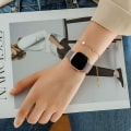 Miniatyrbillede 4 af 5: Magnetiske bånd, der er kompatible med Fitbit Versa 3 og Sense Smartwatch - Multi Color Champagne Small