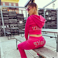 Miniatyrbillede 1 af 5: Kvinder Velvet Juicy Træningsdragt Couture Træningsdragt Todelt sæt Couture Sweatsuits ROSE RED M