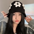 Miniatyrbild 5 av 5: Virkad Bucket Hat för Kvinnor Trendig Stickad Blommig Slouchy Hat Söt Boho Blomma Handgjord Beanie Utomhus Boho Resa Fiskehatt Apricot