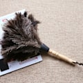 Pikkukuva 3 / 8: Uusiokäyttöinen strutsinsulan pölyhuiska antistaattisella puukahvalla