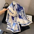 Extra stor, silkeslen blommig scarf/sjal, 180 x 89 cm, polyestersjal. Blue and white
