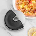 Pikkukuva 2 / 5: Pizzaleikkuri pyörällä, terävä terä ja suojus, helppo puhdistaa, konepesun kestävä, ergonominen pizzapyörä