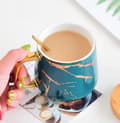 Miniatyrbillede 2 af 5: Porcelæn Te Kop Kaffe Kande Sæt til Eftermiddagste - Marmor Mønster (Sort, Kort 300ml + Træ Underkop)