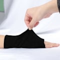 Miniatyrbillede 2 af 5: Kæshmir Fingerløse Handsker, Håndledsvarmere med Tommelhul, Varme Halvfingerhandsker, Vintervarme Fingerløse Handsker, Sort og Grå Julegaver