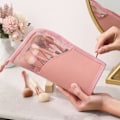 Miniatyrbilde 7 av 10: Reise Sminkebørsteveske Bærbar Sminkebørsteholder Organizer Vanntett Stående Praktisk Mesh - Veske Pink
