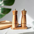 Miniatyrbilde 2 av 5: Akasie Tre Salt- og Pepperkvernbrett, Design for Beskyttelse av Spisebord