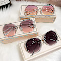 Miniatyrbillede 2 af 5: Irregulære Runde Solbriller Dame Mærke Designer Gradient Mode Solbriller Kvinde Kantløse Metal Buede Stænger Oculos De Sol Double Gray other