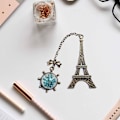 Miniatyrbilde 3 av 5: Paris-tårnet Metall Bokmerke Lysende Retro Bokmerke for Studenter C