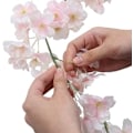 Miniatyrbilde 3 av 5: Kunstig kirsebærblomstranke (135 kirsebærblomster, lys rosa