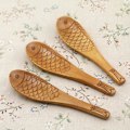 Miniatyrbillede 2 af 4: Japansk Fiskeformet Træske Håndskåret Tekstur til Suppe Ris Paddle Køkkenredskab Service Træservice