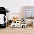 Miniatyrbilde 5 av 5: Kaffedekor for kaffebar - Metallbil med kaffebønner i lerret