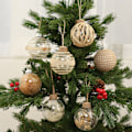 Miniatyrbilde 3 av 3: Gjennomsiktige julekuler til juletrepynt