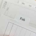 Miniatyrbillede 5 af 5: 2023-2024 Månedlig Planlægningsrefill - Skrivebordsstørrelse, 7-huls Hullet (November 2023 til December 2024)