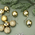 Miniatyrbillede 4 af 5: 24 stk. 1,57 tommer mini julekugler i 24 karat guld - Uknuselige julepynt