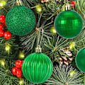 Miniatyrbild 5 av 5: 28 st krossäkra julgranskulor i 4 klassiska ytbehandlingar för jul